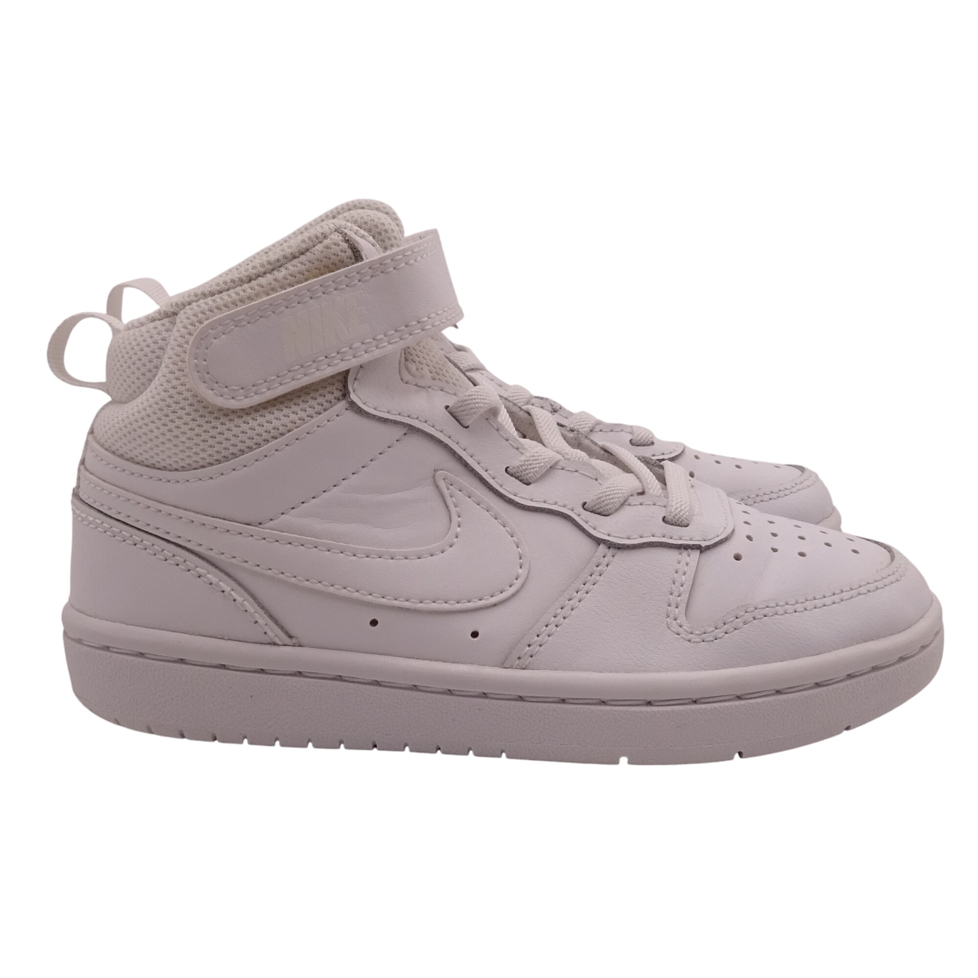 Acheter NIKE Baskets taille 29.5 Très bon état - 15,00 € NIKE Baskets taille 29.5 Très bon état - reconditionné disponible sur Label Emmaüs